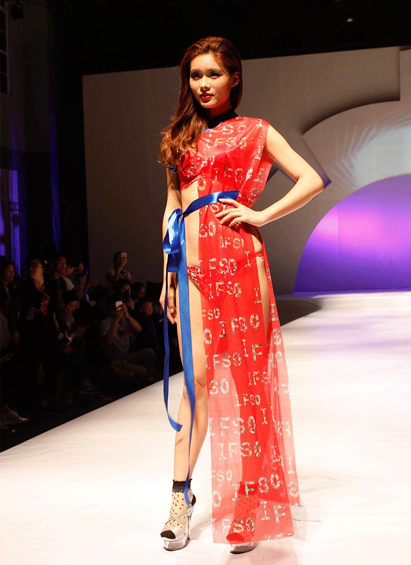 杰奎琳茵芙莎,杰奎琳时装秀