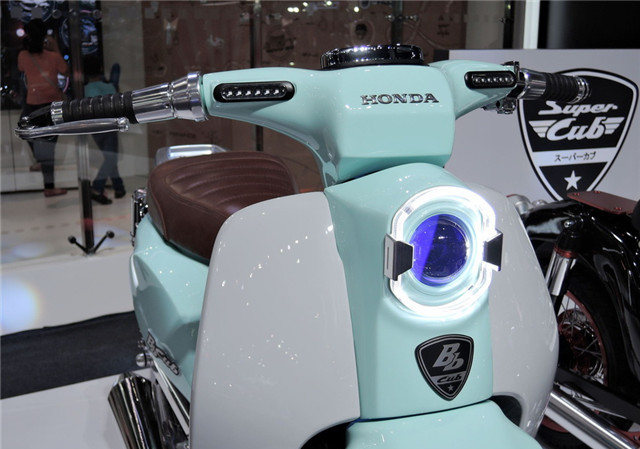 本田supercub125超级幼兽智能版,本田幼兽crosscub白色上市时间