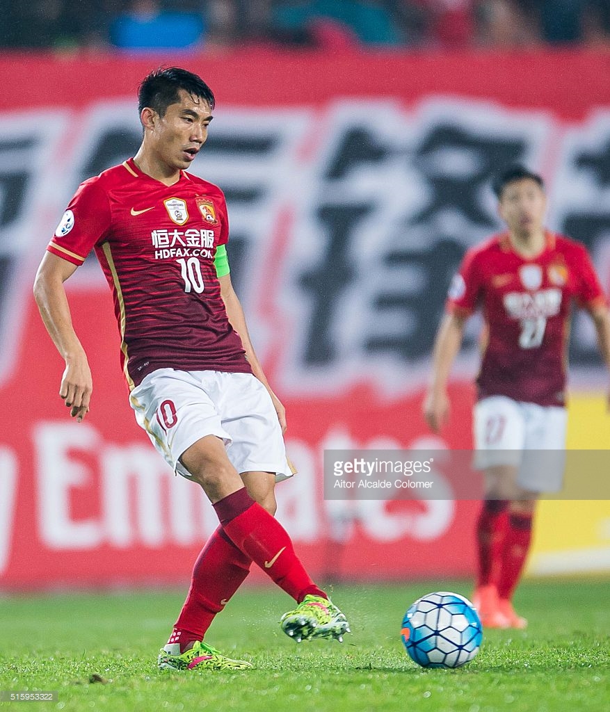 山寨足球鞋,安踏雄狮足球鞋郑智