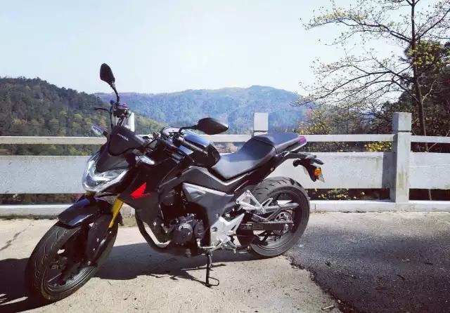 新大洲本田cbf190r骑行教程,新大洲本田cbf190r骑行姿势如何