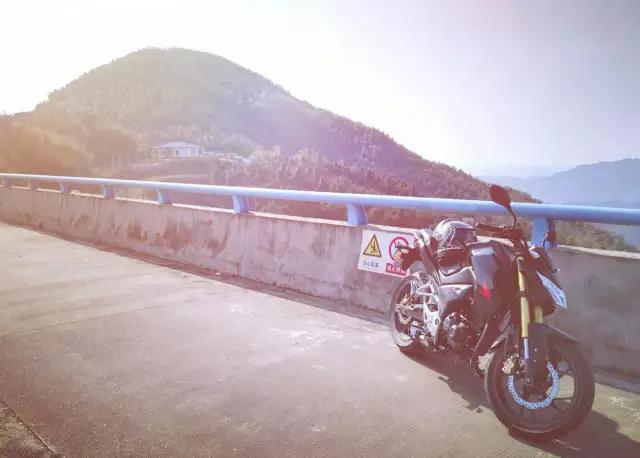 新大洲本田cbf190r骑行教程,新大洲本田cbf190r骑行姿势如何