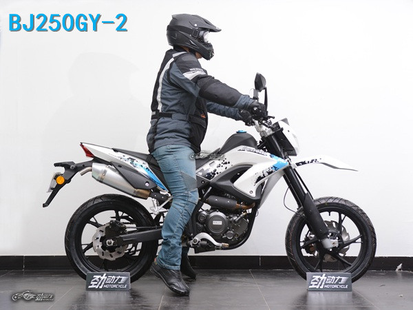 消费对比:18800元,国产滑胎车该选谁?