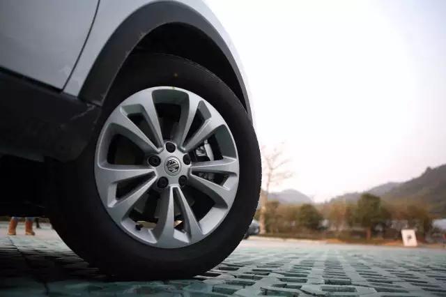 试驾锐腾1.5T最大感受,路遇可别不服气,会被锐腾好*戏调**