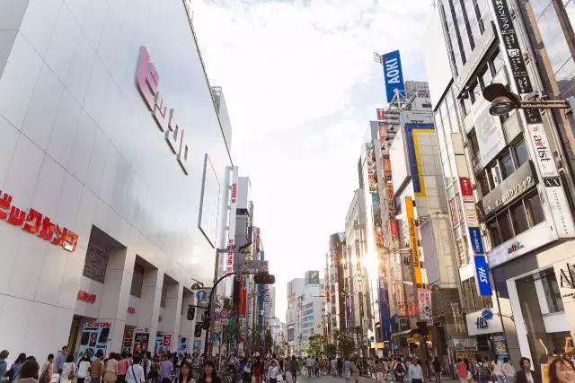 在外国100块钱人民币买东西,在外国100元值多少