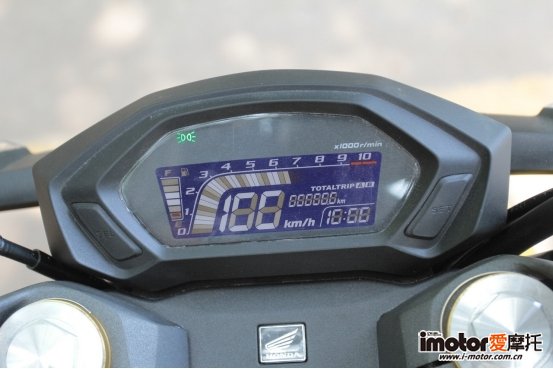 17款五羊本田cb190r属于街车吗,五羊本田cb190r对比豪爵dr300