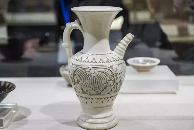 珍品撷英:图读宋元“闲事与雅器”