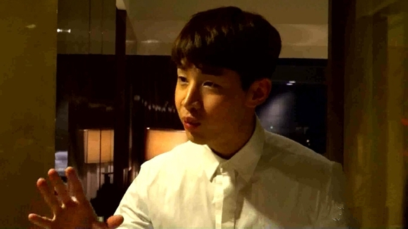 他是超人气组合成员,献吻宋丹丹惨遭拒绝,被王琳数落不如李治廷