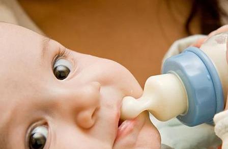 宝宝断奶的最佳时间和方法,宝宝断奶小妙招视频