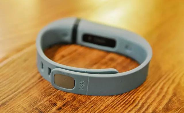 和国外跑友的装备比起来,我们简直在“裸跑”