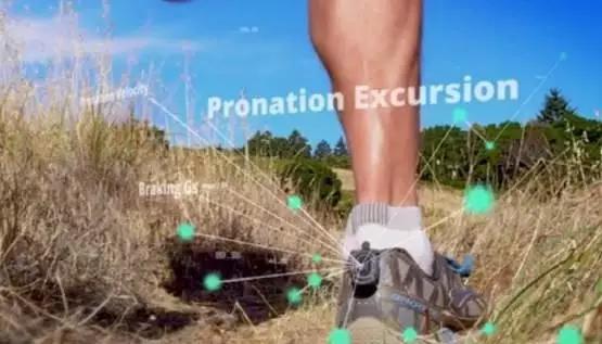 和国外跑友的装备比起来,我们简直在“裸跑”