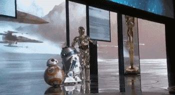 在她疯狂的自我“受虐”后，独立小片迎来了巨大的逆袭！