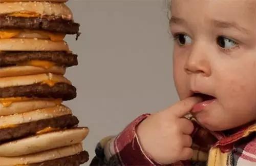 大便发黑发绿是怎么回事,4个月宝宝大便发绿发黑咋回事