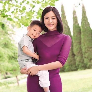 女星惊心动魄的分娩经历诺一出生时曾窒息