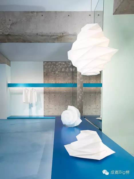 刚排完NMD,三宅一生又开业了,还让成都人喘气不