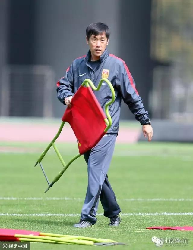 国足无论成败但求一战,国足为梦想无所谓之胜利拼尽全力