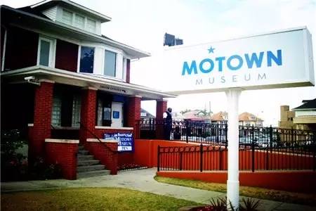 白人成天折腾的时候,黑人兄弟都在干些什么?