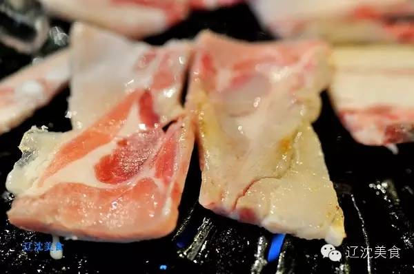 山东小伙创建了”烧+烤“新模式,玩活沈阳长白社区小餐饮