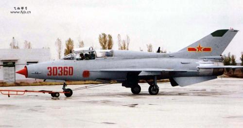 毛主席晚年感慨“天下英雄谁敌手,曹刘”,曹便是说这位传奇中将