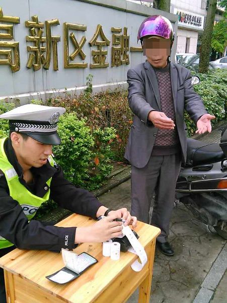 柳州运管查非法营运,柳州严查电动三轮车
