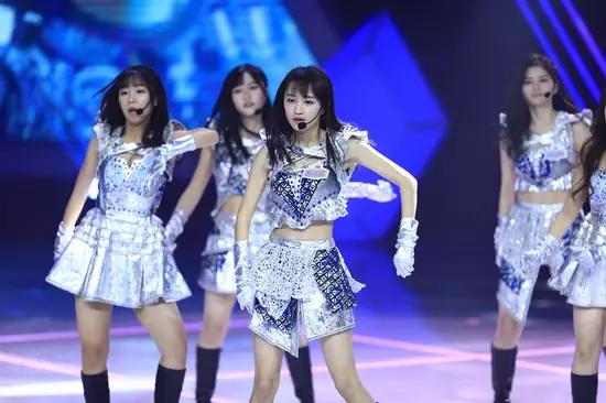 “比互联网还互联网”的网综：《国民美少女》既有意义、又有意思