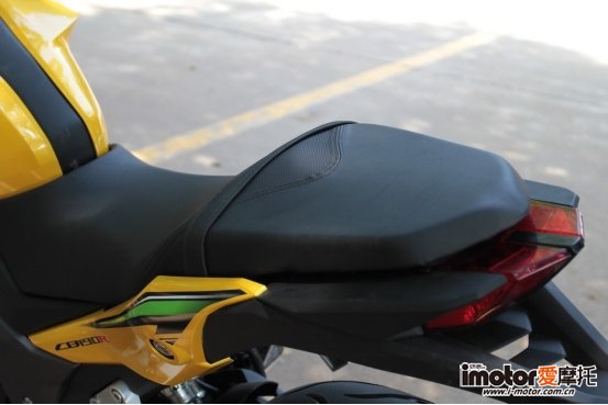 17款五羊本田cb190r属于街车吗,五羊本田cb190r对比豪爵dr300