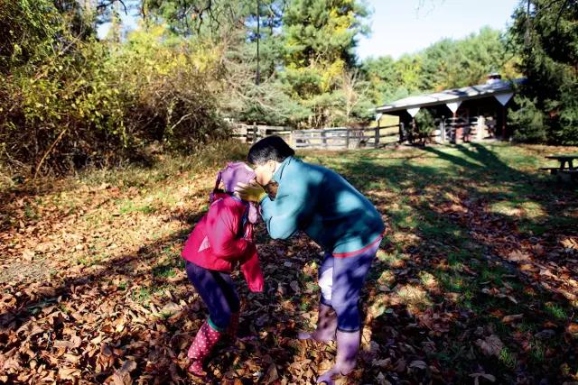 亚细亚孤儿：无处安放的爱与孤独