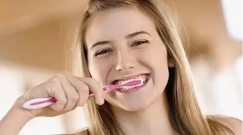 整牙的话需要咨询什么问题,牙齿很乱有必要整牙吗