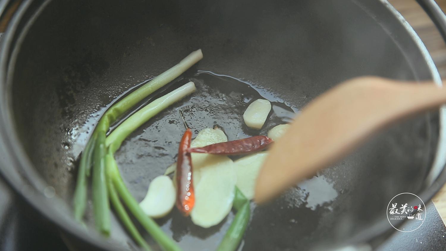 黄金虾仁炒饭视频,黄金虾仁炒饭