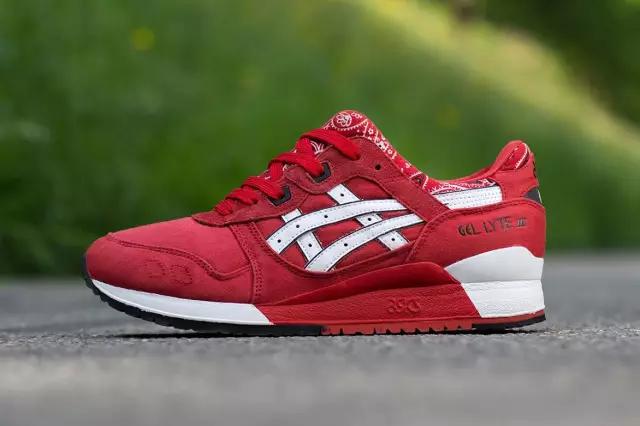 和国外跑友的装备比起来,我们简直在“裸跑”