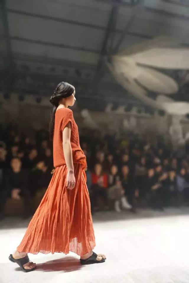 误入凡尘的时装秀,穿越到古代时装表演