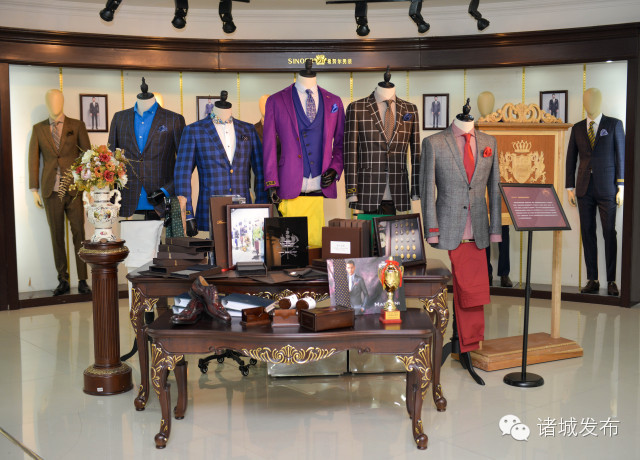 新郎希努尔时装秀,新郎希努尔西服