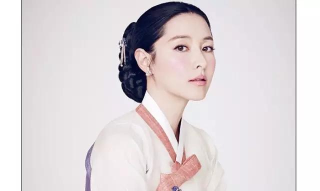 名牌韩国套装新款,韩国限定套装