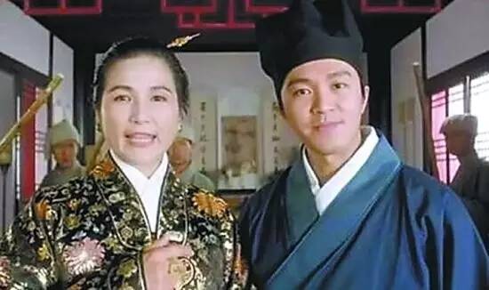 羽毛球鞋最好不要在哪里穿,运动鞋的秘密