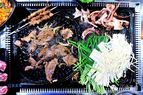 山东小伙创建了”烧+烤“新模式,玩活沈阳长白社区小餐饮