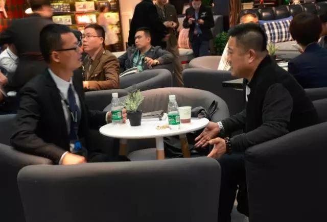 时尚潮流软床,软床流行颜色趋势