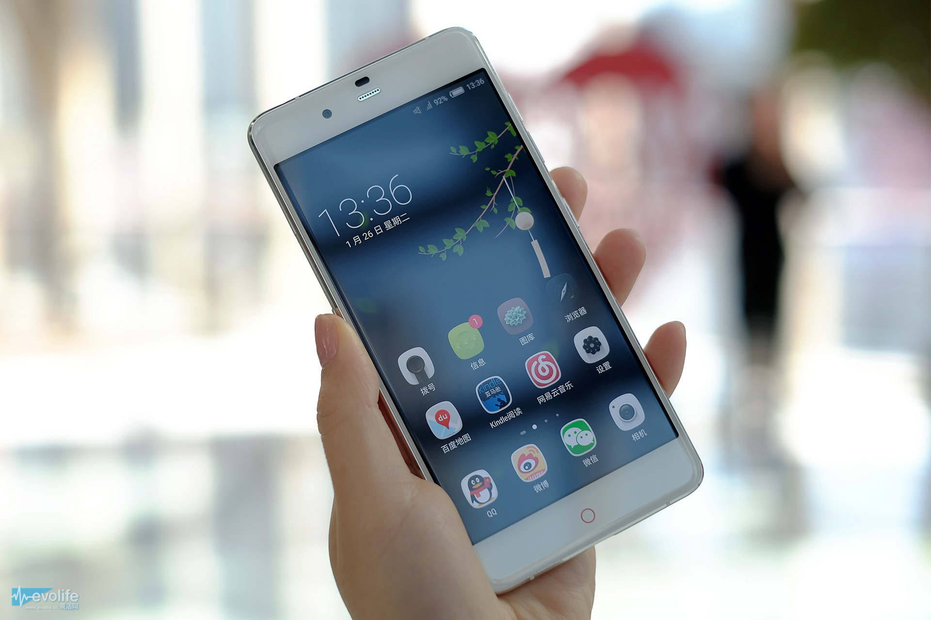 女生借贷买iPhone6S被迫吃土？只买对的不买贵的