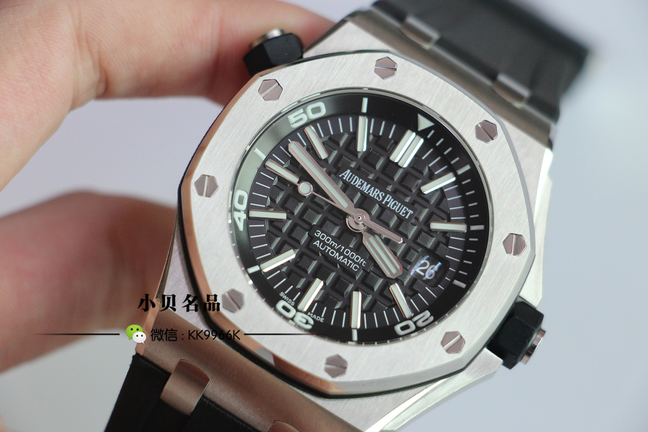 爱彼皇家橡树15710和15703哪个好 (爱彼2023年新款三问腕表)