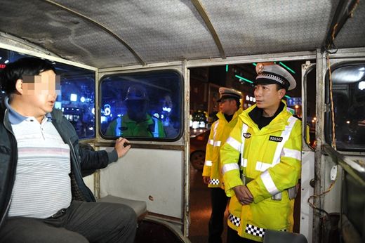 柳州运管查非法营运,柳州严查电动三轮车