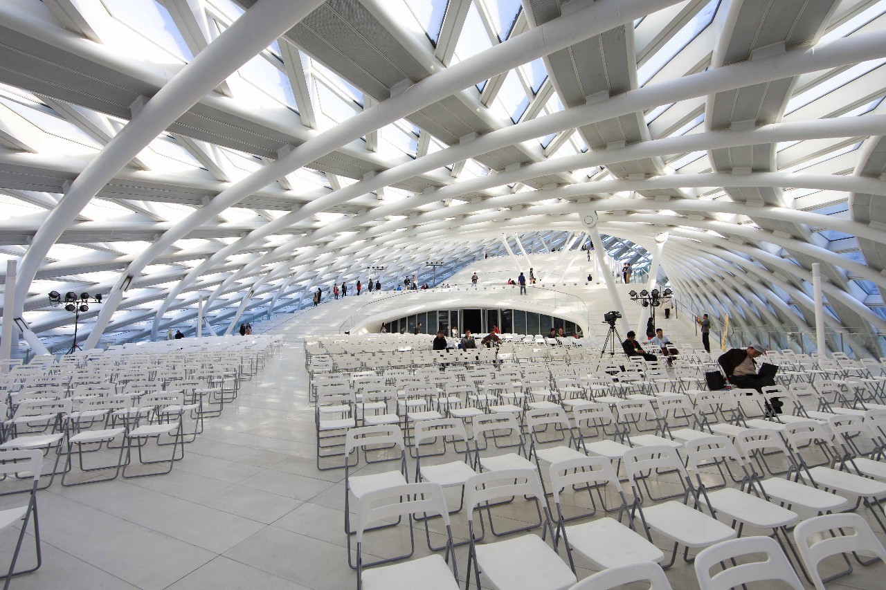 丹凤朝阳:专访凤凰卫视控股有限公司董事局主席刘长乐