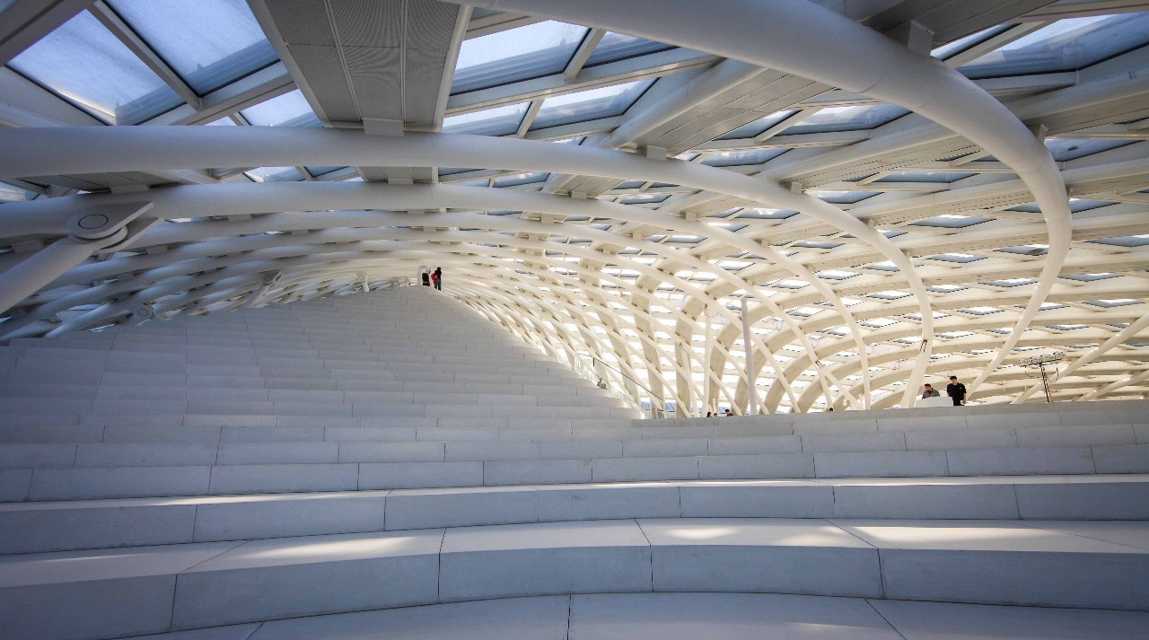 丹凤朝阳:专访凤凰卫视控股有限公司董事局主席刘长乐