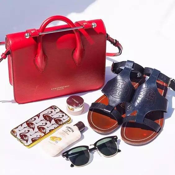 不想撞包这款轻奢包包你值得拥有,不撞包的小众包包