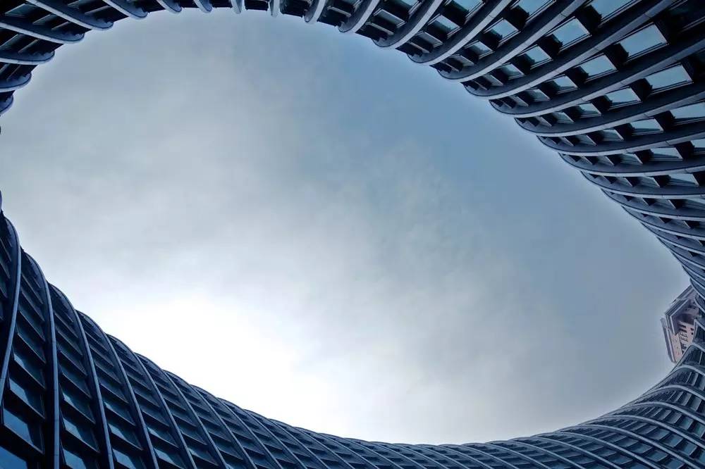 丹凤朝阳:专访凤凰卫视控股有限公司董事局主席刘长乐