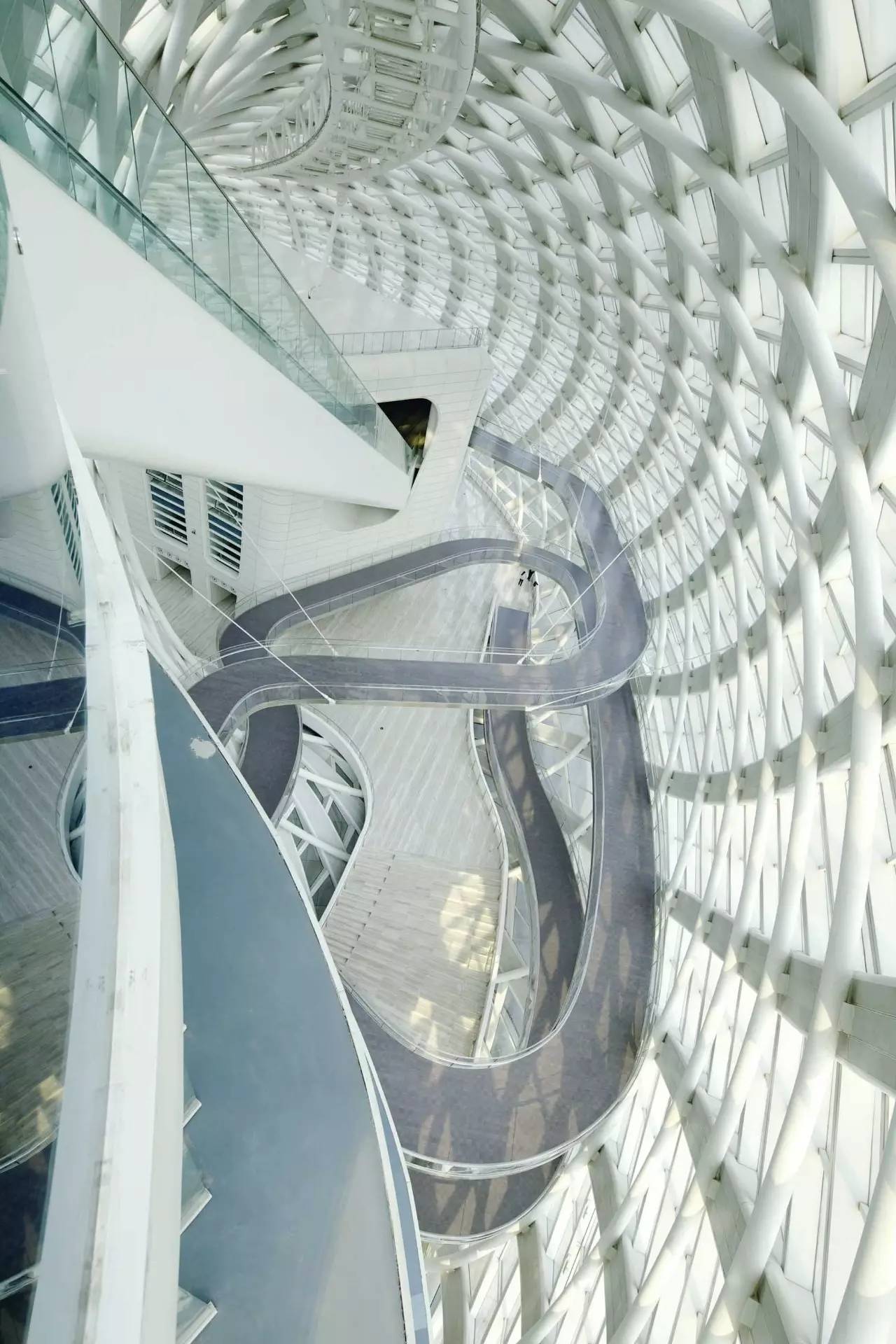 丹凤朝阳:专访凤凰卫视控股有限公司董事局主席刘长乐