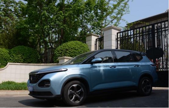 新宝骏rm5空间多少升,宝骏rm5和比亚迪宋max哪个好