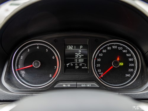 q5l在行驶中有提示警告是什么问题,车辆提示灯标志防打滑