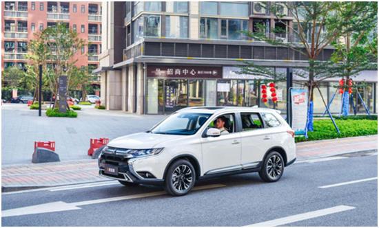 城市奶爸正确用车姿势,奶爸车上车要领