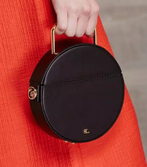 不想撞包这款轻奢包包你值得拥有,不撞包的小众包包