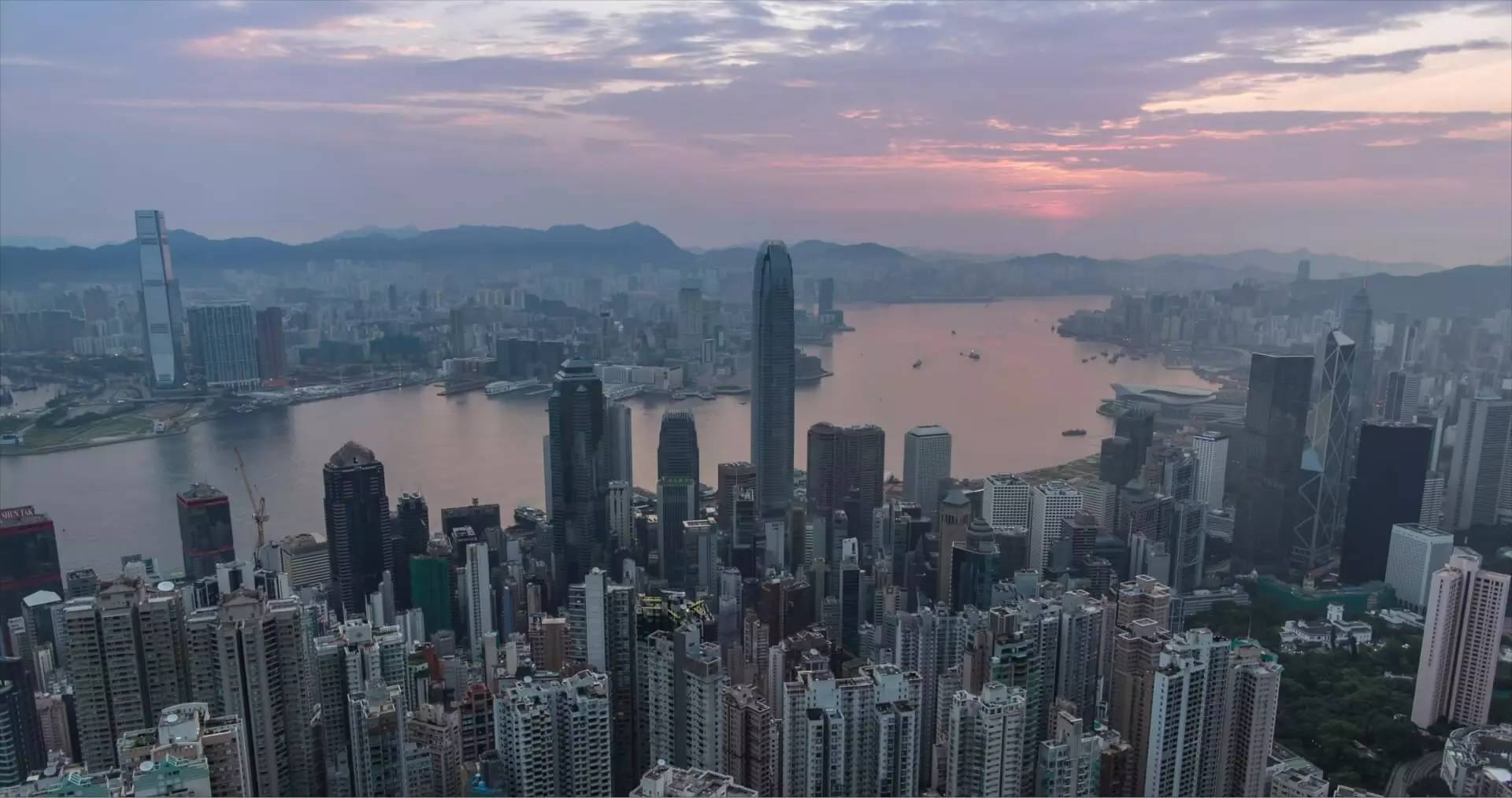 丹凤朝阳:专访凤凰卫视控股有限公司董事局主席刘长乐