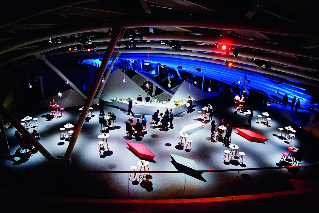 丹凤朝阳:专访凤凰卫视控股有限公司董事局主席刘长乐