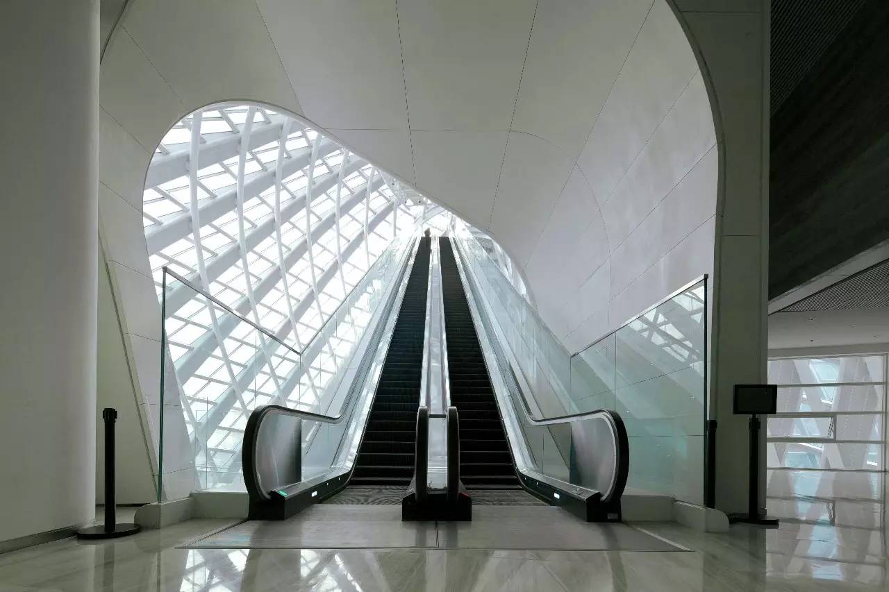 丹凤朝阳:专访凤凰卫视控股有限公司董事局主席刘长乐